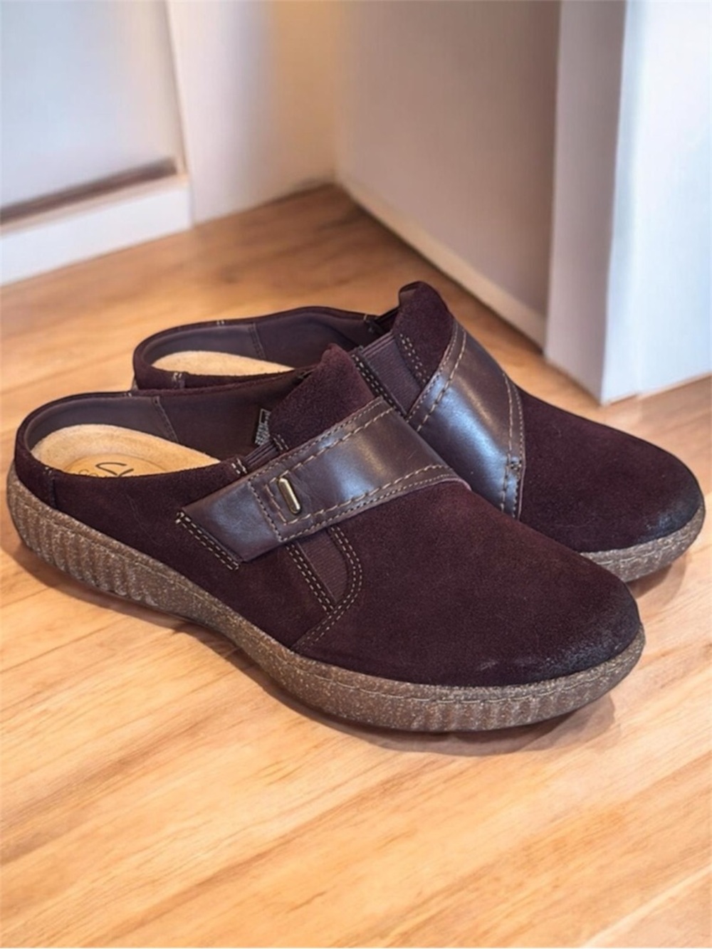Clarks Collection Caroline Bay Suede Slip-On Clogs - Wine/Burgundy - Size 7 - Picture 4 of 5